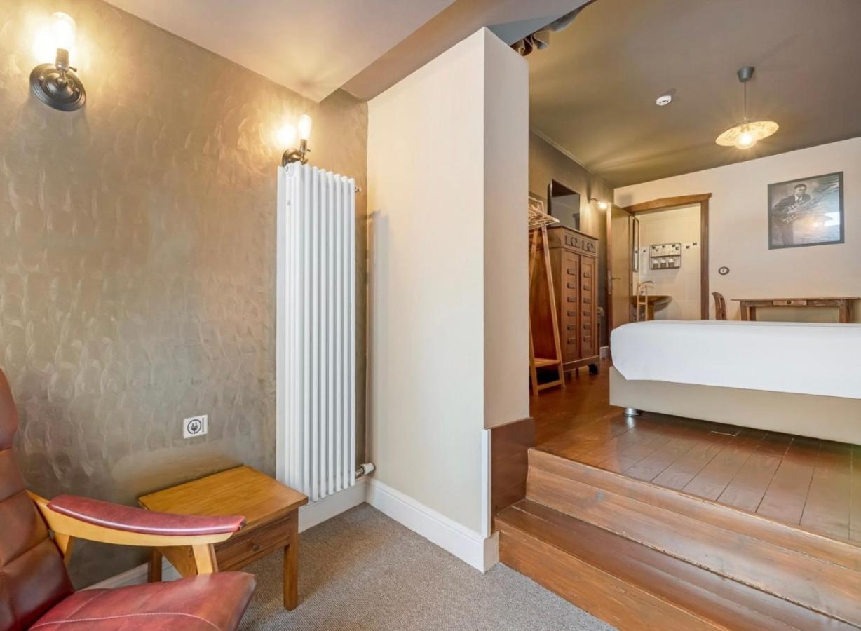 Bed and Breakfast Cafe Rene Борґлон Екстер'єр фото